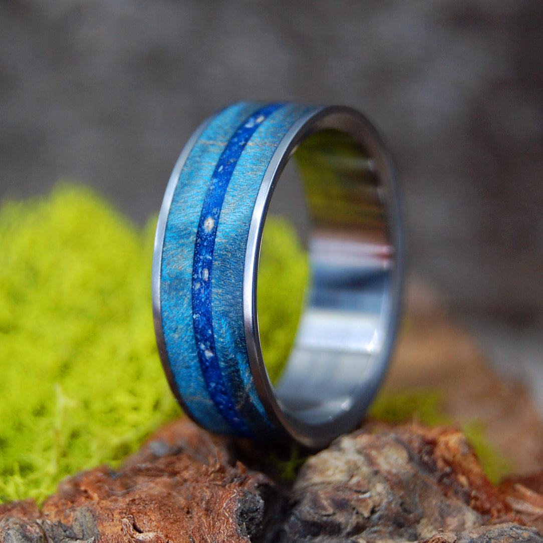 BLUE BEACH MOOD | Beach Sand & Blue Maple Burl Wood - Titanium Wedding Ring