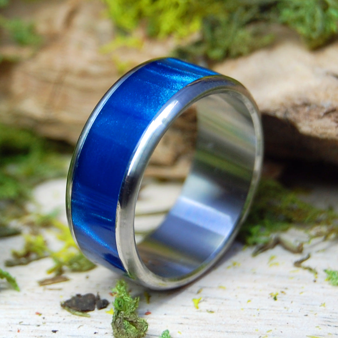 TO SEE THE SEA | Blue Marbled Opalescent Resin - Inox Wedding Ring - Minter and Richter Designs