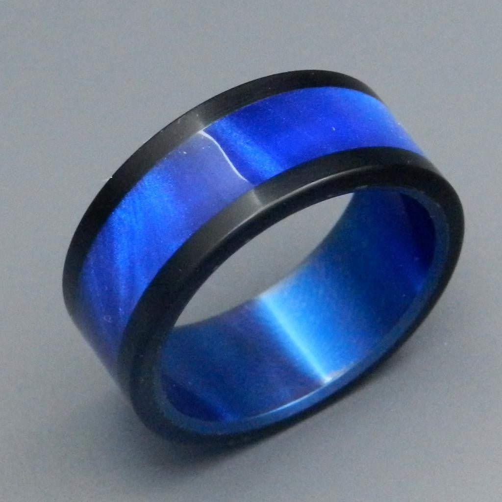 Avec Tu | Men's Titanium Wedding Ring - Minter and Richter Designs