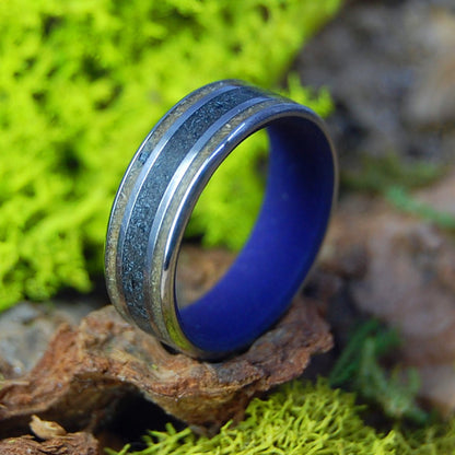 Black Stone White Elm | Men's White Elm & Black Stone & Titanium Wedding Ring - Minter and Richter Designs