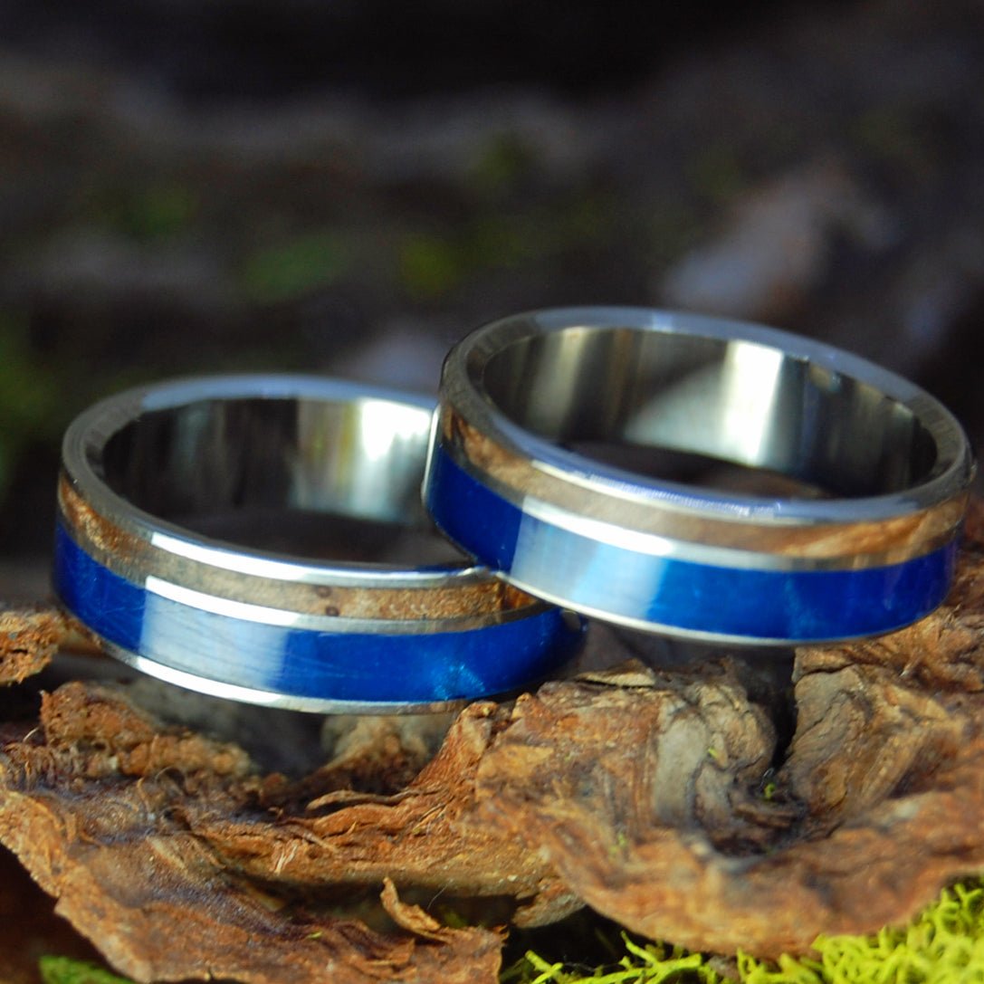 Minter Richter BOOSHERET Blue Marbled Opalescent Dark Wood Wedding Ring Set