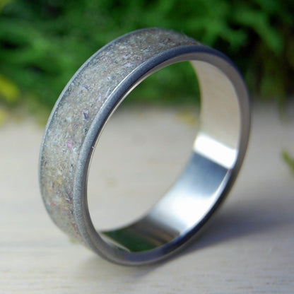 Costa Rica Manuel Antonio Beach Ii | Men's Costa Rica Beach Sand & Titanium Wedding Ring - Minter and Richter Designs