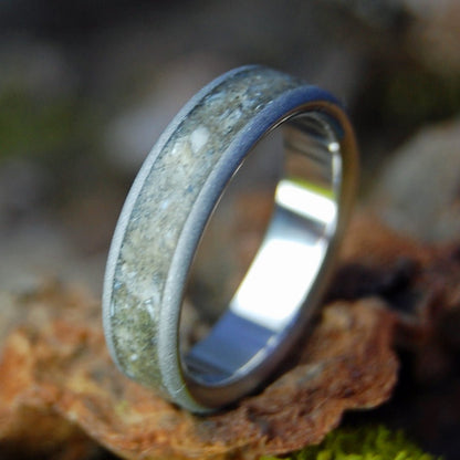 Costa Rica Manuel Antonio Beach | Men's Costa Rica Beach Sand & Titanium Wedding Ring - Minter and Richter Designs