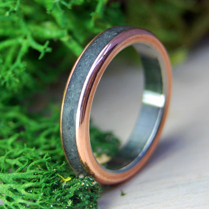 DEER ON BLACK BEACH | Black Beach Sand and Deer Antler, Copper & Titanium Wedding Ring