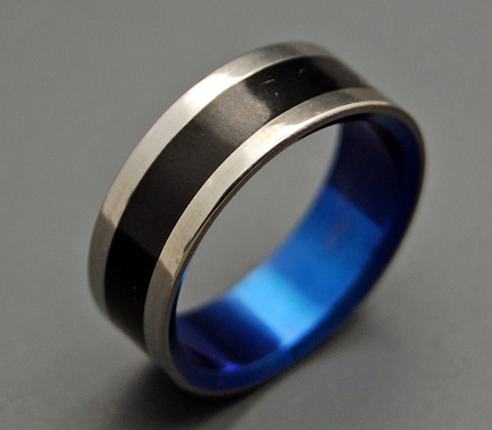 Titanium core buffalo horn ring genuine materials top horn ring hypoallergenic