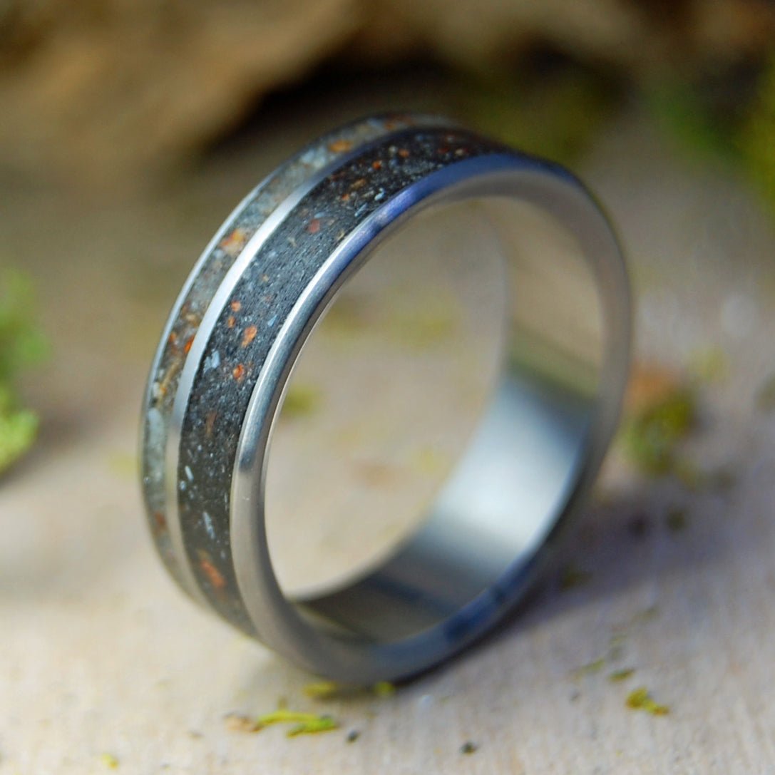 Joshua Tree Light & Dark | Men's Desert Sand, Joshua Tree Bark & Titanium Wedding Ring - Minter and Richter Designs