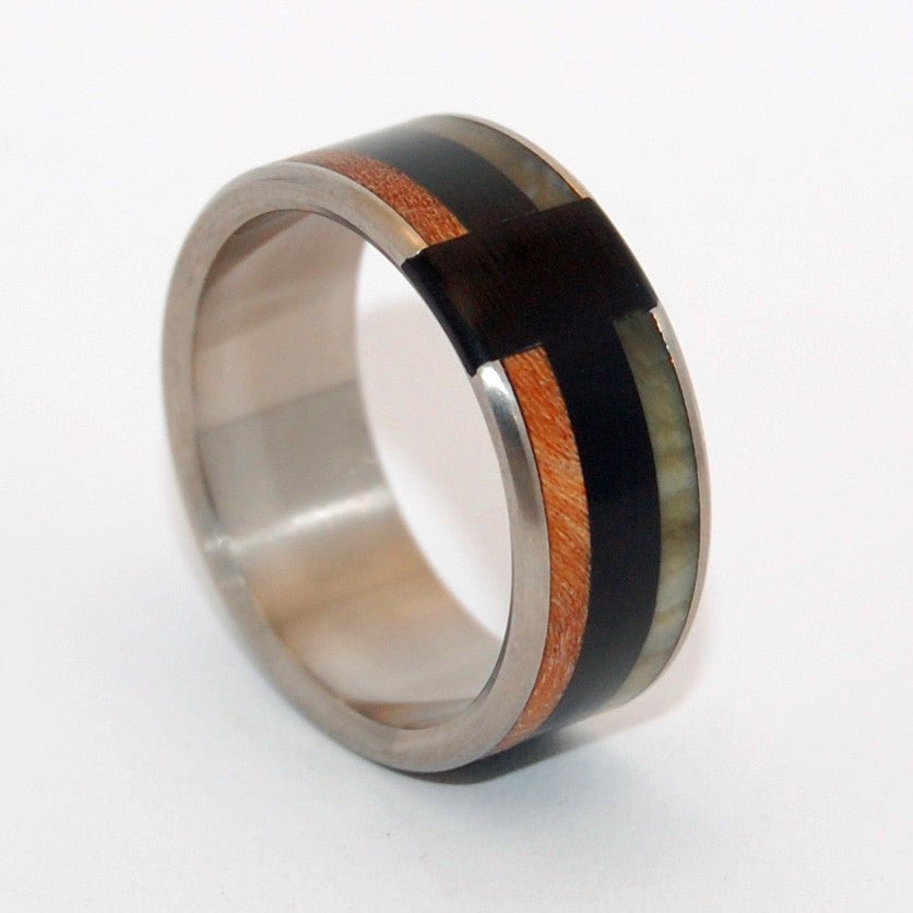 Love Never Fails | Men's Sheep Horn, Onyx Stone, Red Oak Wood & Titanium Wedding Ring - Minter and Richter Designs