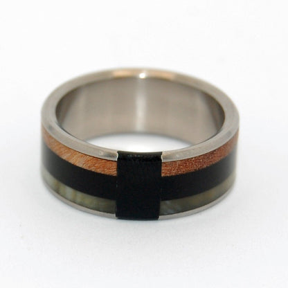 Love Never Fails | Men's Sheep Horn, Onyx Stone, Red Oak Wood & Titanium Wedding Ring - Minter and Richter Designs