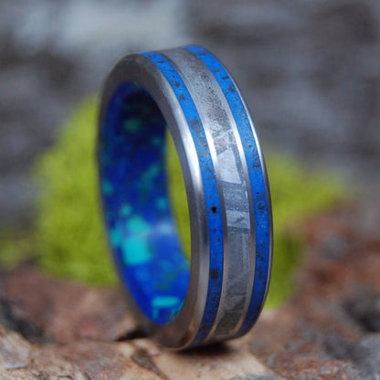 Meteorite Hits Beach | Men's Meteorite, Blue Beach Sand, Azurite Stone & Titanium Wedding Ring - Minter and Richter Designs