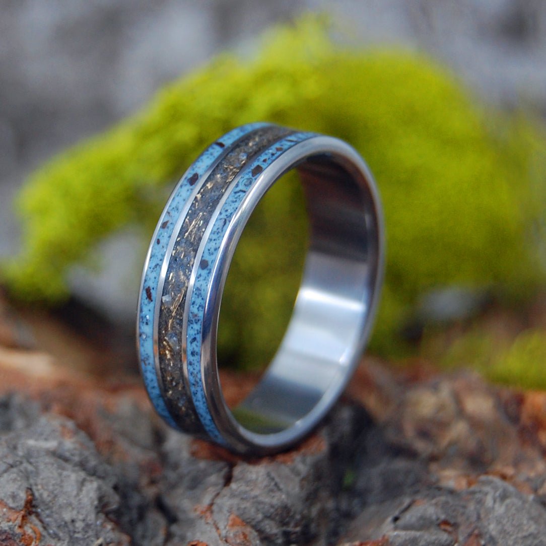 The British Are Coming! | Men's Battleground Earth, Bullet Fragments & Titanium Revolutionary War Military Memorial Wedding Ring - Minter and Richter Designs