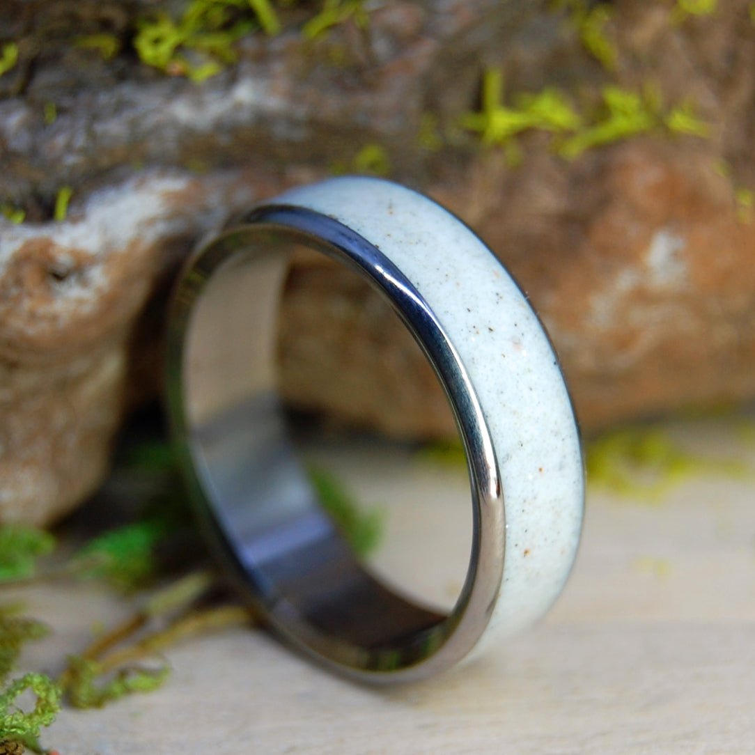 White Beaches | Men's Ponce Inlet Florida Beach Sand & Titanium Wedding Ring - Minter and Richter Designs