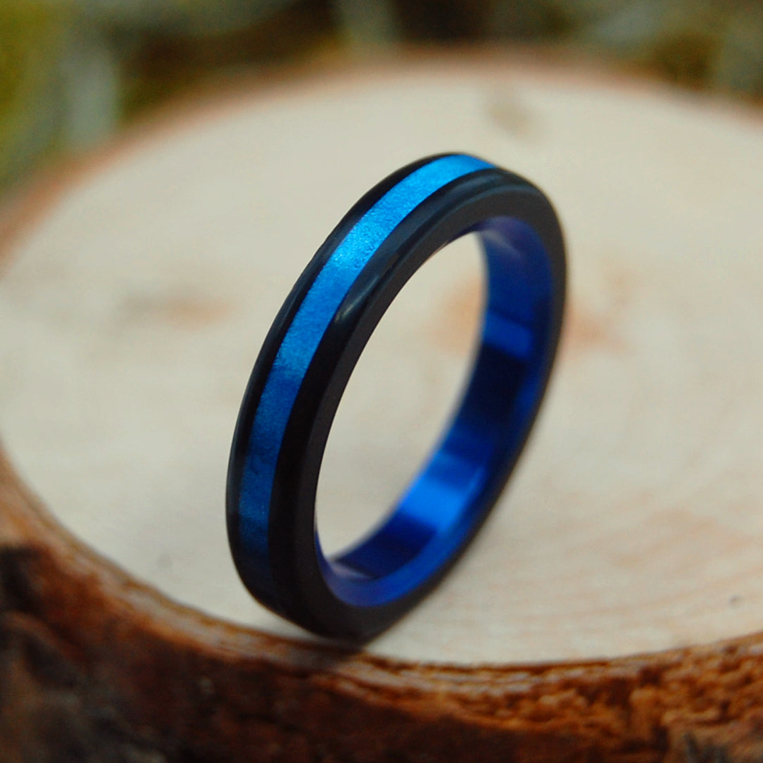 BLUE AVEC BLACK | Blue Marbled Opalescent Resin - Unique Wedding Rings - Minter and Richter Designs